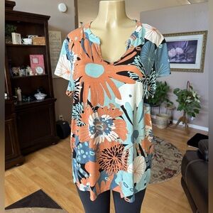 Lularoe floral multicolored short sleeve Vneck blouse-size L